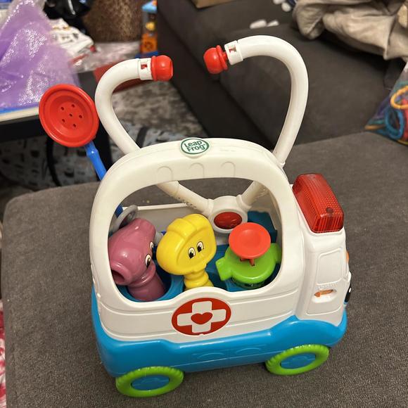 Leapfrog Mobile Medical Play Ambulance - Picture 1 of 4